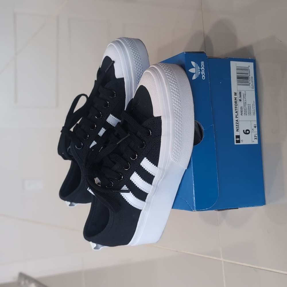 Adidas Nizza Platform Sneakers sz 6